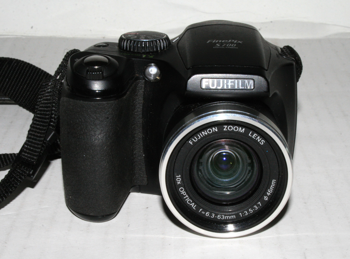 Fujifilm FinePix S700 7.1MP 10X Optical Zoom Digital Camera SOLD AS IS